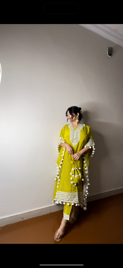 Neon trendy pompom kaftan